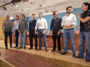 Los candidatos (no había ninguna mujer como candidata) posan antes del acto